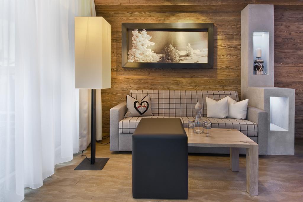 Pete Alpine Boutique Hotel - Klein Und Fein - Private Spa Suiten Und Zimmer Sankt Anton am Arlberg Room photo